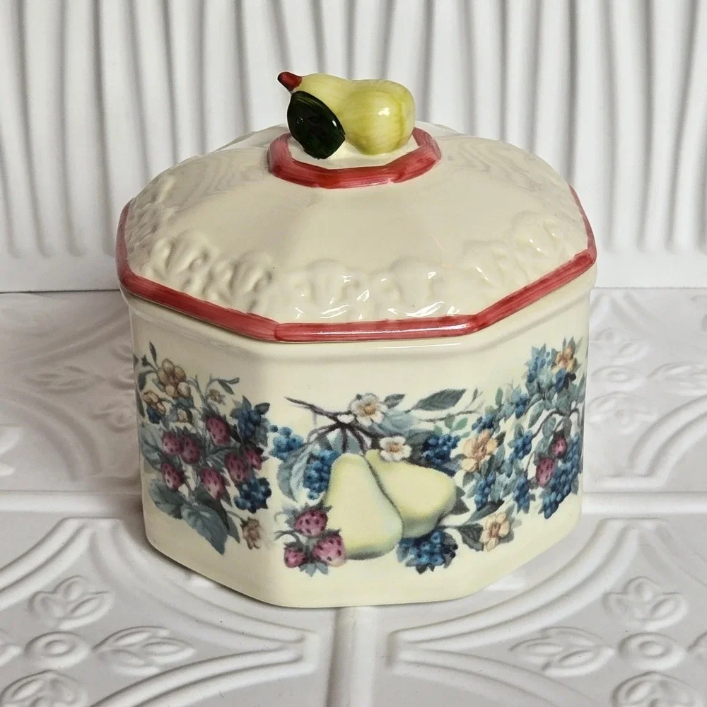 Avon Sweet Country Harvest Butter Tub,‎ Candy Dish, Trinket Dish Pear Top